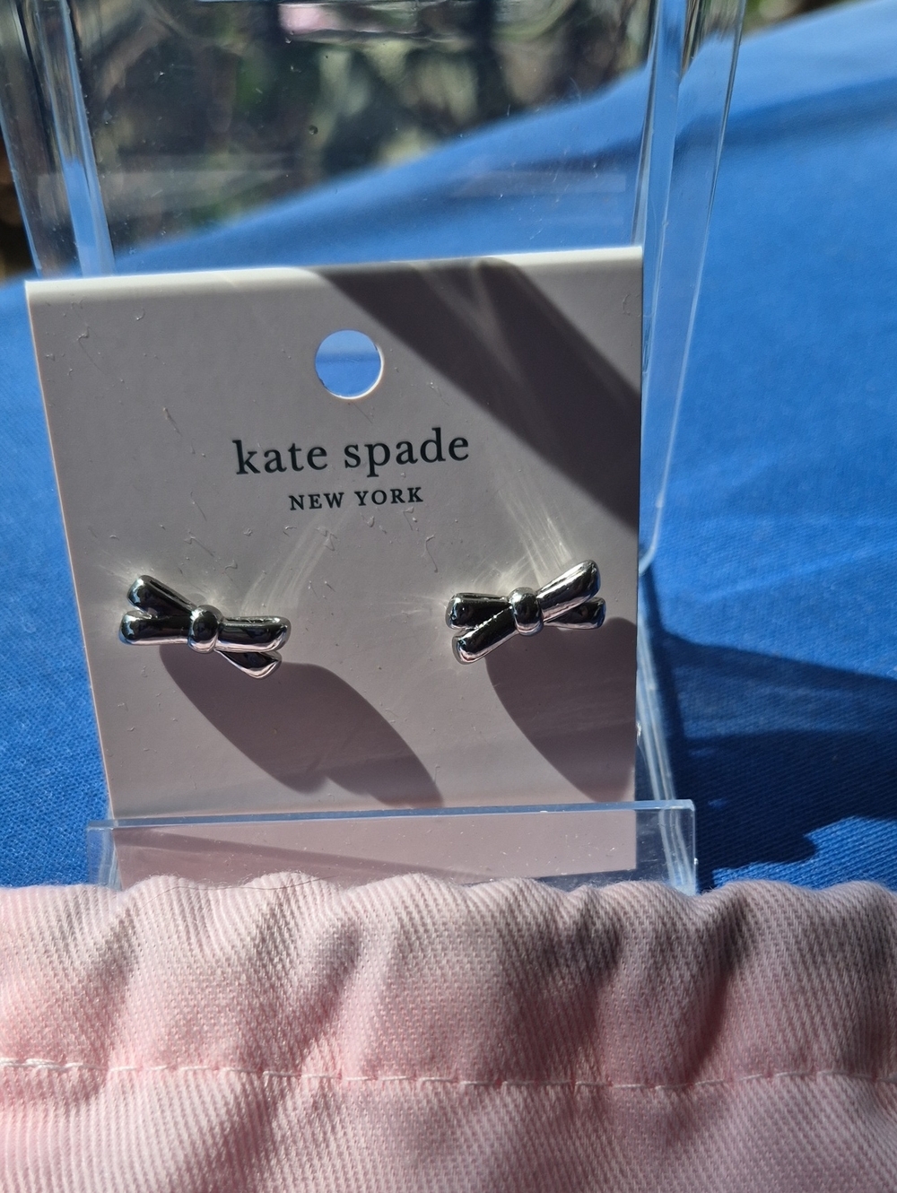 KATE SPADE ♠️ DOUBLE BOW 🩵 Silver STUD EARRINGS w/ branded dustie! 🎁 $49+ R - Picture 2 of 4